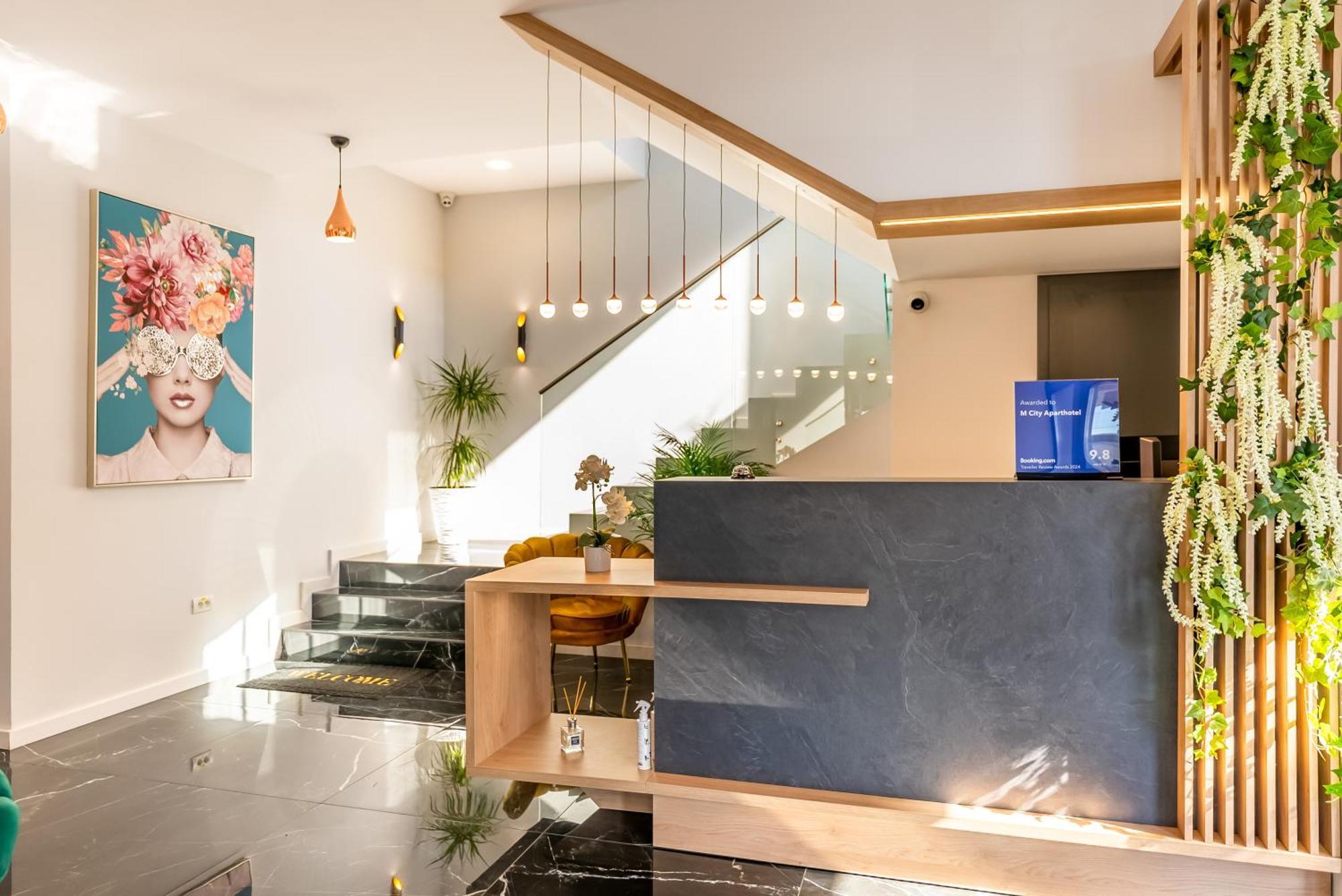 M City Aparthotel Arad Dış mekan fotoğraf